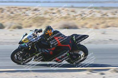 media/Jan-10-2025-CVMA Friday Practice (Fri) [[489e0da257]]/Group 4 and Trackday/Session 2 (Turn 4 Inside)/